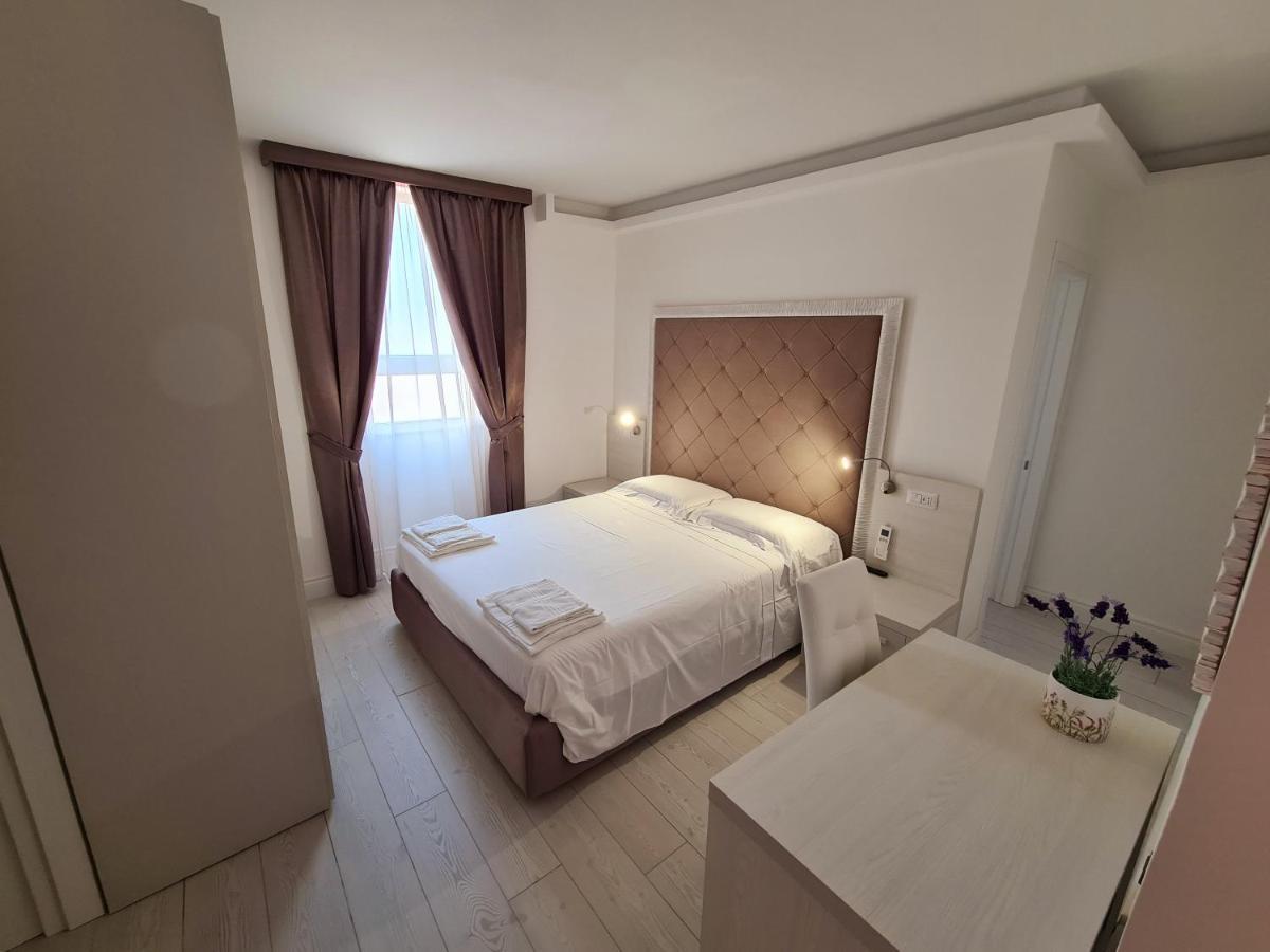 Isola Nel Parco Villas & Rooms La Maddalena  Exterior photo